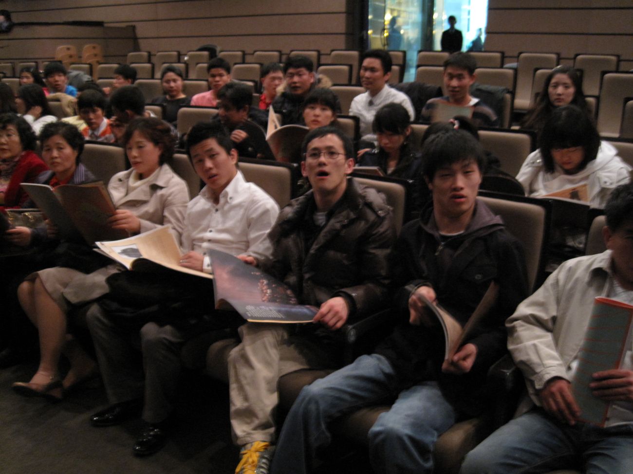 뮤지컬 "新행진 와이키키" 관람